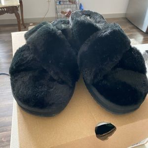 Kookaburra/UGG furry sandals